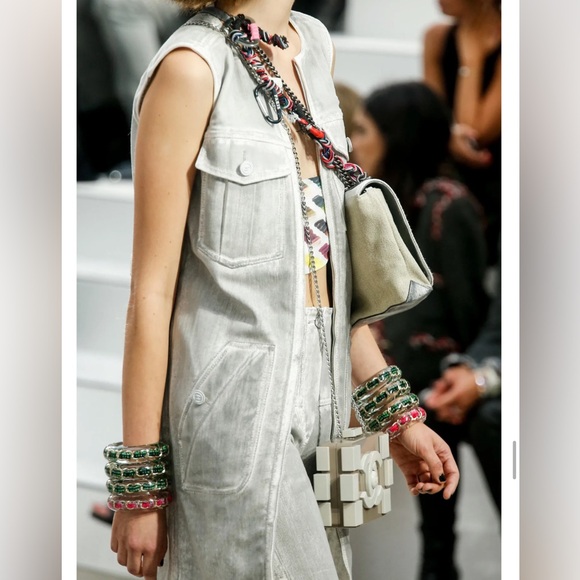 AUTH 2014 CHANEL Clear Resin Lucite Green Tweed Gold Chain Logo Bangle Bracelet - Picture 3 of 16